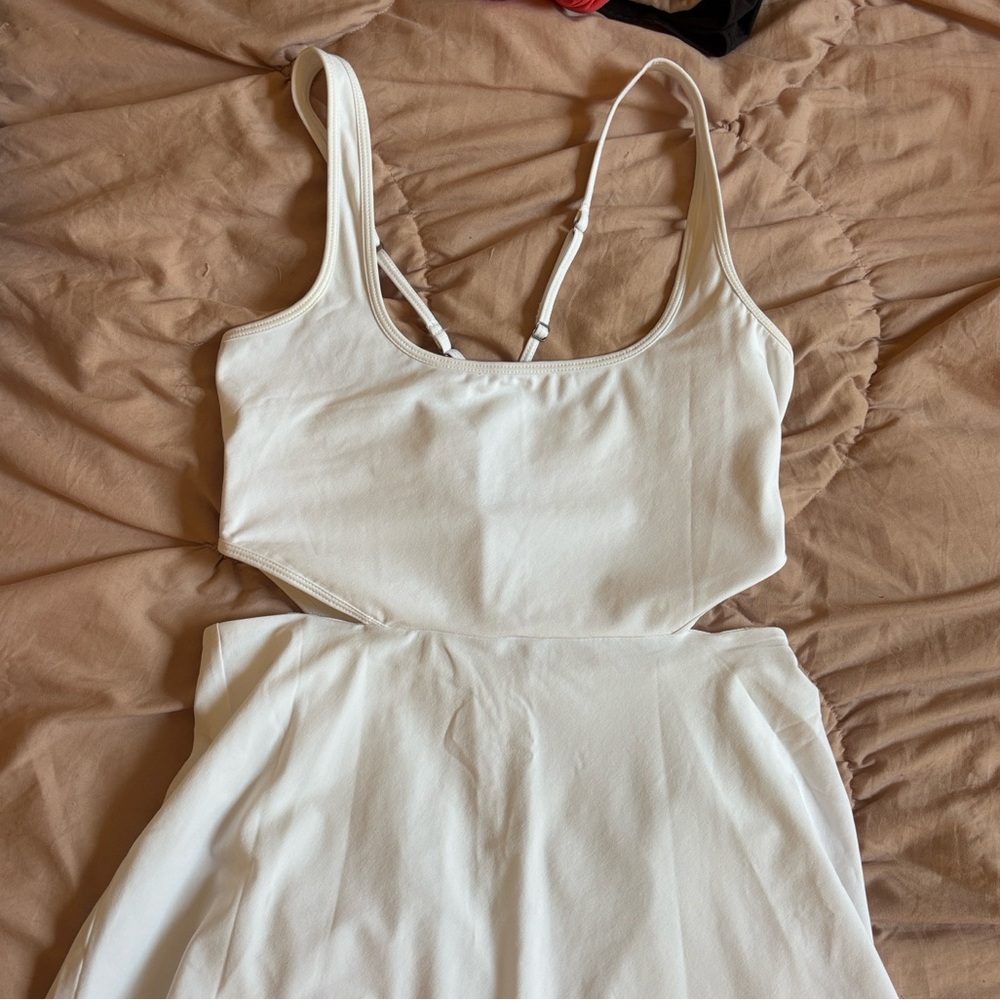 Abercrombie & Fitch Cut Out Traveler Athletic Dress - Picture 4 of 9
